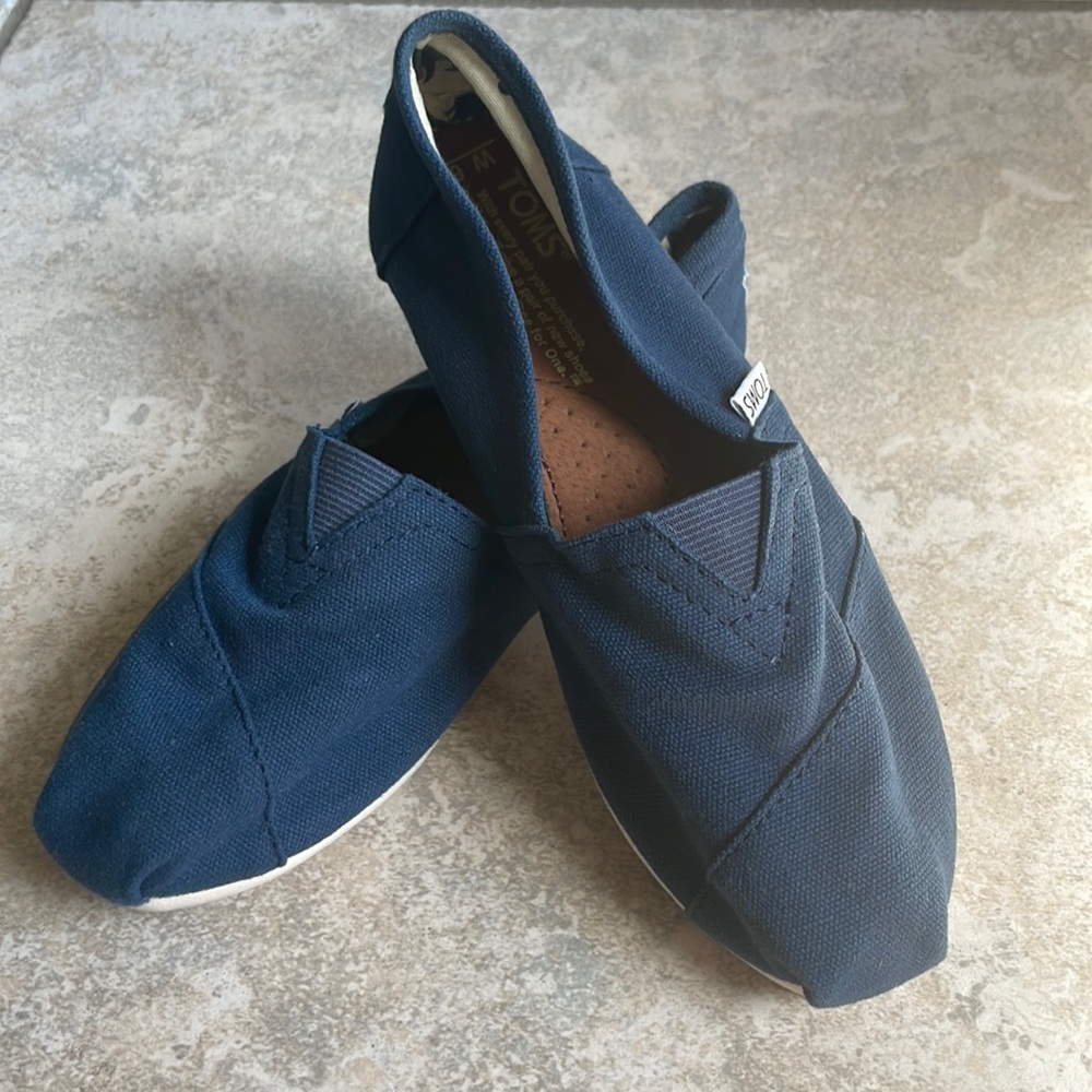 Navy Toms size 6 shoes